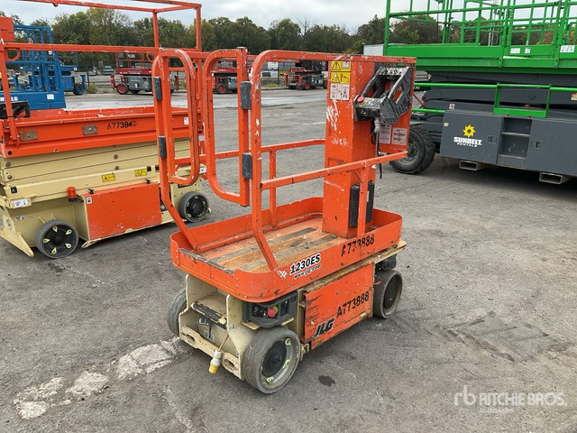 2017 JLG 1230ES Scissor Lift Vertical Mast Lift - Jarbolna penjajuća platforma: slika 3 2017 JLG 1230ES Scissor Lift Vertical Mast Lift - Jarbolna penjajuća platforma: slika 3