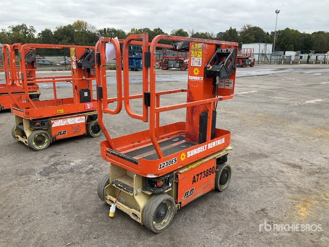 2017 JLG 1230ES Scissor Lift Vertical Mast Lift - Jarbolna penjajuća platforma: slika 1 2017 JLG 1230ES Scissor Lift Vertical Mast Lift - Jarbolna penjajuća platforma: slika 1
