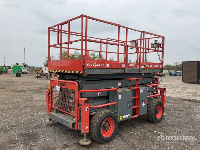 2017 Skyjack SJ8841 2017 Skyjack SJ8841 RT Scissor Lift Scissor Lift - Lift u obliku makaza: slika 4 2017 Skyjack SJ8841 2017 Skyjack SJ8841 RT Scissor Lift Scissor Lift - Lift u obliku makaza: slika 4