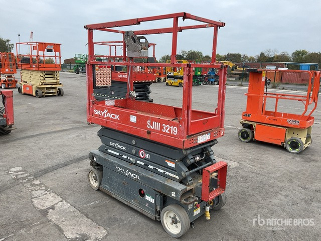 2017 Skyjack SJlll-3219 2017 Skyjack SJlll3219 Scissor Lift Scissor Lift - Lift u obliku makaza: slika 3 2017 Skyjack SJlll-3219 2017 Skyjack SJlll3219 Scissor Lift Scissor Lift - Lift u obliku makaza: slika 3