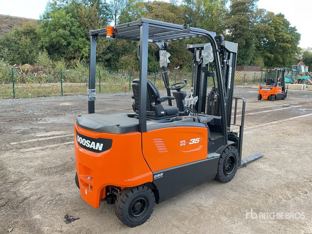 2024 Doosan B35X-7 PLUS 3500 kg Electric Forklift - Električni viljuškar: slika 3 2024 Doosan B35X-7 PLUS 3500 kg Electric Forklift - Električni viljuškar: slika 3
