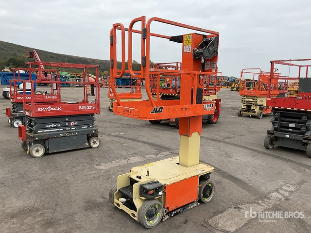 JLG 1230ES Vertical Mast Lift - Jarbolna penjajuća platforma: slika 2 JLG 1230ES Vertical Mast Lift - Jarbolna penjajuća platforma: slika 2