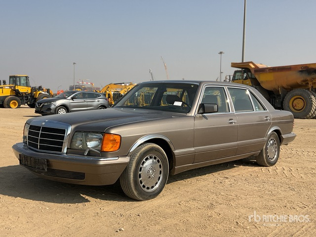 1988 Mercedes-Benz 560SEL Automobile - Automobil: slika 1 1988 Mercedes-Benz 560SEL Automobile - Automobil: slika 1