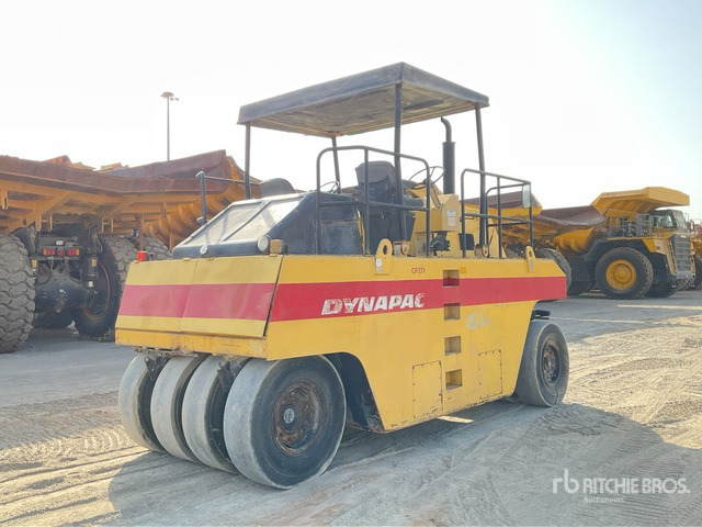 2002 Dynapac CP 271 9 Wheel Pneumatic Roller - Pneumatski valjak: slika 3 2002 Dynapac CP 271 9 Wheel Pneumatic Roller - Pneumatski valjak: slika 3