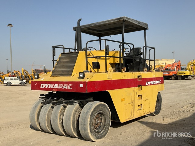 2002 Dynapac CP 271 9 Wheel Pneumatic Roller - Pneumatski valjak: slika 1 2002 Dynapac CP 271 9 Wheel Pneumatic Roller - Pneumatski valjak: slika 1