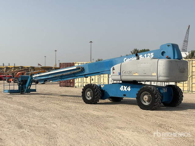 2002 Genie S125 4WD Diesel Telescopic Boom Lift - Teleskopska platforma: slika 4 2002 Genie S125 4WD Diesel Telescopic Boom Lift - Teleskopska platforma: slika 4