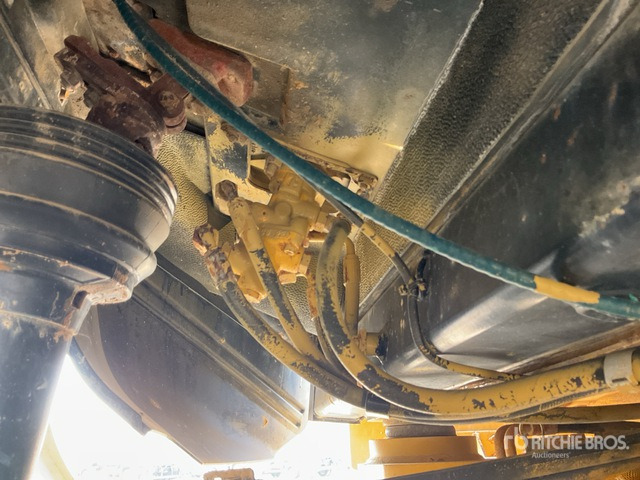 2003 Cat 966G Series II Wheel Loader - Utovarivač točkaš: slika 4 2003 Cat 966G Series II Wheel Loader - Utovarivač točkaš: slika 4