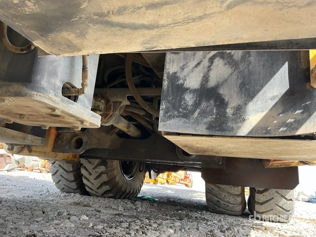 2004 Atlas Copco Rocket Boomer XL3C 4x4 Jumbo Drill - Veliki kamon za bušenje: slika 5 2004 Atlas Copco Rocket Boomer XL3C 4x4 Jumbo Drill - Veliki kamon za bušenje: slika 5