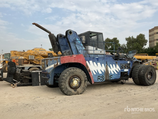 2004 Fantuzzi CS45KM 45 ton (Inoperable) Container Handler - Mašina za kontejenere: slika 3 2004 Fantuzzi CS45KM 45 ton (Inoperable) Container Handler - Mašina za kontejenere: slika 3