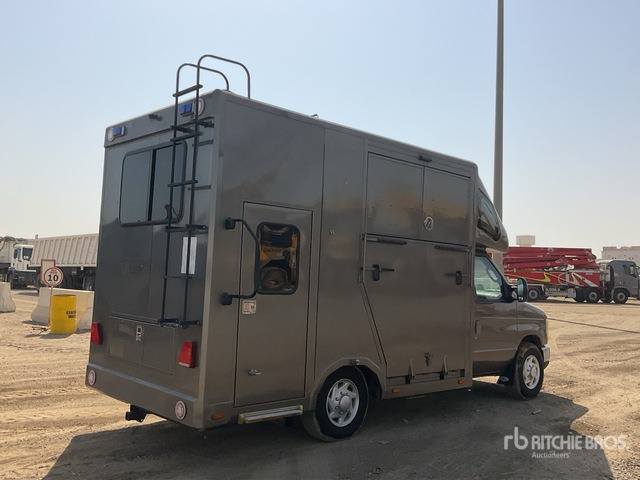2008 Ford F-350 4x2 Horse Transporting Truck :Misc. Truck - Kamion za prevoz konja: slika 4 2008 Ford F-350 4x2 Horse Transporting Truck :Misc. Truck - Kamion za prevoz konja: slika 4