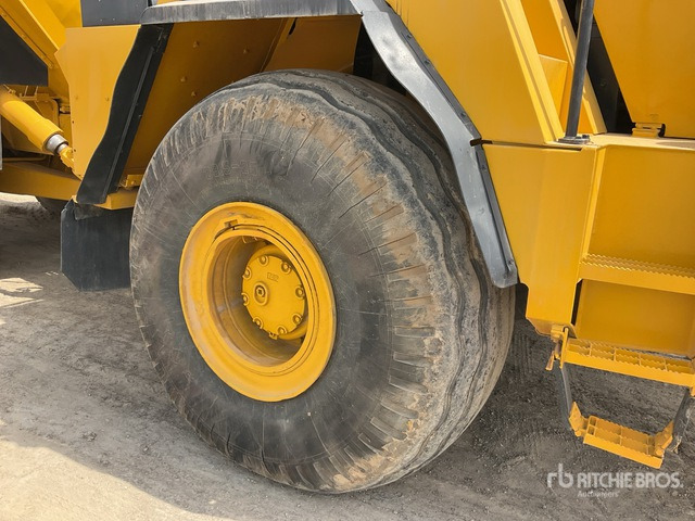 2011 Komatsu HM400-2 - Zglobni kiper: slika 5 2011 Komatsu HM400-2 - Zglobni kiper: slika 5