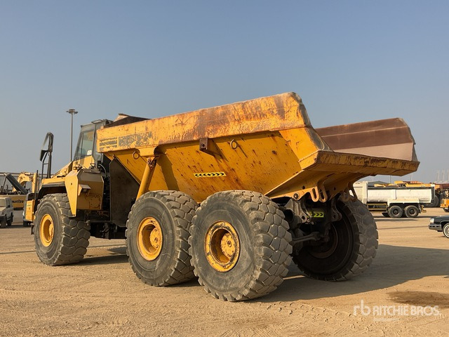 2011 Komatsu HM400-2R Articulated Dump Truck - Zglobni kiper: slika 2 2011 Komatsu HM400-2R Articulated Dump Truck - Zglobni kiper: slika 2