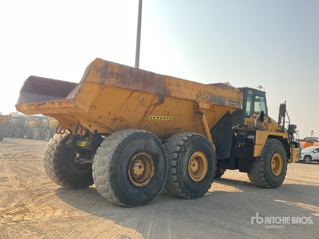 2011 Komatsu HM400-2R Articulated Dump Truck - Zglobni kiper: slika 3 2011 Komatsu HM400-2R Articulated Dump Truck - Zglobni kiper: slika 3