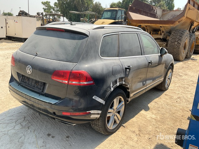 2011 Volkswagen Taureq AWD (Inoperable) SUV - SUV: slika 3 2011 Volkswagen Taureq AWD (Inoperable) SUV - SUV: slika 3