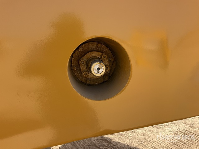 2012 Cat 740B Articulated Dump Truck - Zglobni kiper: slika 5 2012 Cat 740B Articulated Dump Truck - Zglobni kiper: slika 5