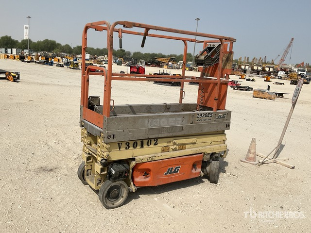 2014 JLG 1930ES Electric Scissor Lift - Lift u obliku makaza: slika 4 2014 JLG 1930ES Electric Scissor Lift - Lift u obliku makaza: slika 4