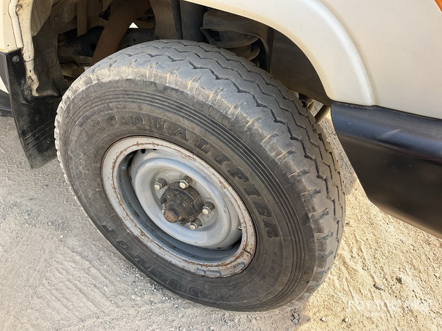 2014 Toyota Land Cruiser 78L 4x4 SUV - SUV: slika 5 2014 Toyota Land Cruiser 78L 4x4 SUV - SUV: slika 5