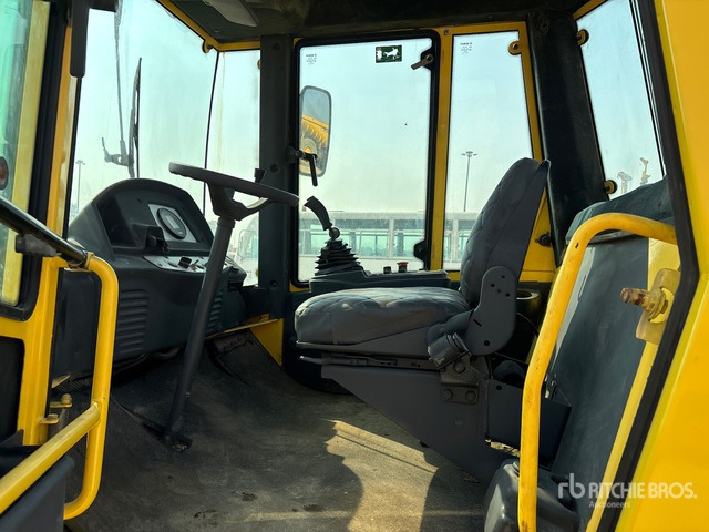 2015 Bomag BW211D-40 Smooth Drum Compactor - Kompaktor: slika 5 2015 Bomag BW211D-40 Smooth Drum Compactor - Kompaktor: slika 5