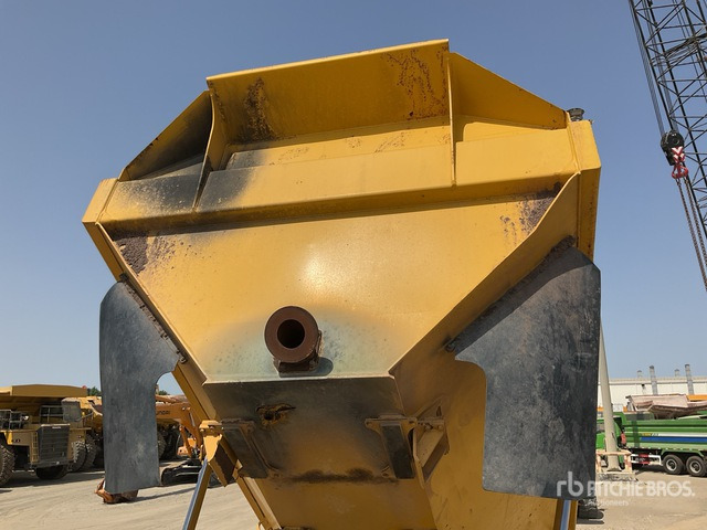 2015 Komatsu HM400-3 Articulated Dump Truck - Zglobni kiper: slika 4 2015 Komatsu HM400-3 Articulated Dump Truck - Zglobni kiper: slika 4