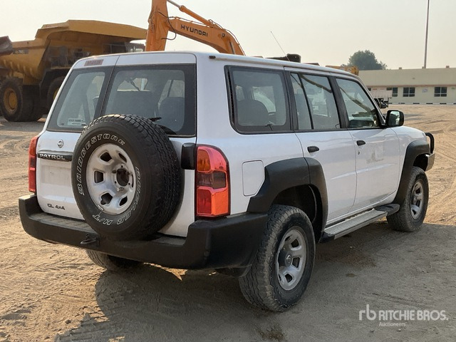 2018 Nissan Patrol GL 4x4 SUV - SUV: slika 3 2018 Nissan Patrol GL 4x4 SUV - SUV: slika 3