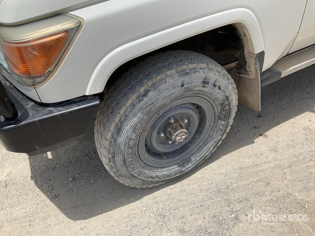 2018 Toyota Land Cruiser 76L 4x4 SUV - SUV: slika 5 2018 Toyota Land Cruiser 76L 4x4 SUV - SUV: slika 5