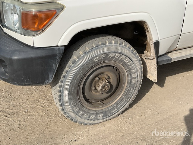 2018 Toyota Land Cruiser 76L 4x4 SUV - SUV: slika 5 2018 Toyota Land Cruiser 76L 4x4 SUV - SUV: slika 5