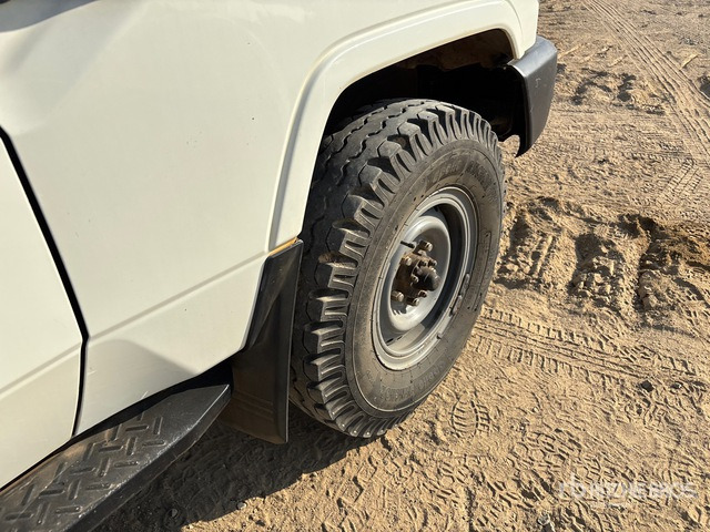 2018 Toyota Land Cruiser 78R 4x4 SUV - SUV: slika 4 2018 Toyota Land Cruiser 78R 4x4 SUV - SUV: slika 4