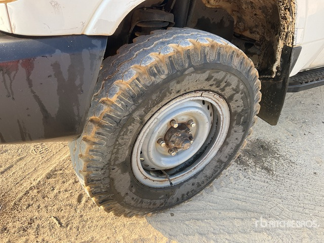 2018 Toyota Land Cruiser 78R 4x4 SUV - SUV: slika 5 2018 Toyota Land Cruiser 78R 4x4 SUV - SUV: slika 5