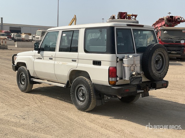 2021 Toyota Land Cruiser 76L 4x4 SUV - SUV: slika 3 2021 Toyota Land Cruiser 76L 4x4 SUV - SUV: slika 3