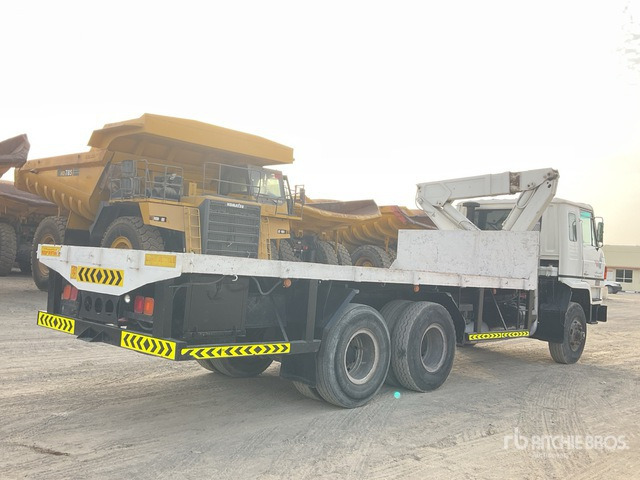 Nissan TF20 - Kamion sa tovarnim sandukom, Kamion sa dizalicom: slika 4 Nissan TF20 - Kamion sa tovarnim sandukom, Kamion sa dizalicom: slika 4