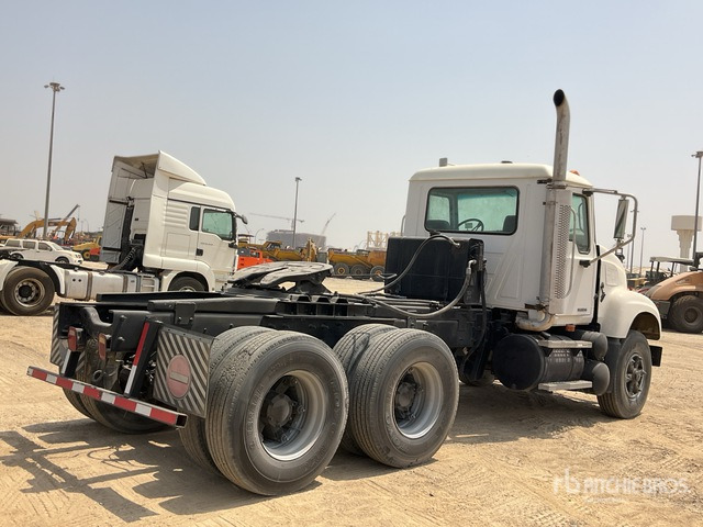 2005 Mack Granite CV713 6x4 T/A Day Cab Truck Tractor - Tegljač: slika 3 2005 Mack Granite CV713 6x4 T/A Day Cab Truck Tractor - Tegljač: slika 3