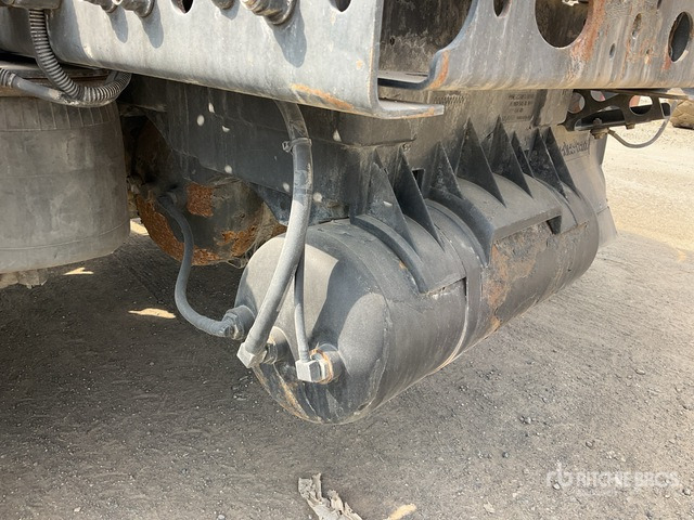 2014 Mercedes-Benz Actros 1843LS 4x2 S/A Sleeper Truck Tractor - Tegljač: slika 4 2014 Mercedes-Benz Actros 1843LS 4x2 S/A Sleeper Truck Tractor - Tegljač: slika 4