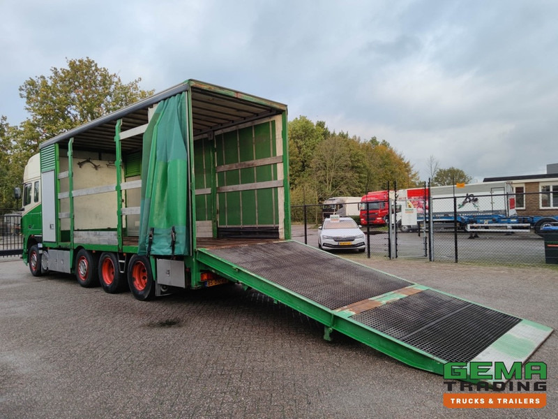 DAF FAK XF95.430 8x2 Super spacecab Euro3 - CurtainSider 7.31m + Ramp 16T - MachineTransporter - 6 Persons (V558) - Kamion za prevoz automobila: slika 2 DAF FAK XF95.430 8x2 Super spacecab Euro3 - CurtainSider 7.31m + Ramp 16T - MachineTransporter - 6 Persons (V558) - Kamion za prevoz automobila: slika 2
