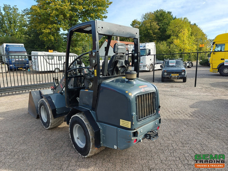 Giant V452T 3585 uren - Wiellader - Landbouw Kenteken - Vangmuil - Grondbak - Non-Marking Banden - Kompaktni utovarivač guseničar: slika 4 Giant V452T 3585 uren - Wiellader - Landbouw Kenteken - Vangmuil - Grondbak - Non-Marking Banden - Kompaktni utovarivač guseničar: slika 4