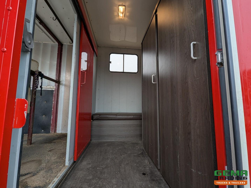 Iveco Tector ML120E24D 4x2 Euro3 DubbelCabine - Paardenwagen 3-Paards - Kleedruimte - Hydraulische klep- TOP! - Kamion za prevoz konja: slika 5 Iveco Tector ML120E24D 4x2 Euro3 DubbelCabine - Paardenwagen 3-Paards - Kleedruimte - Hydraulische klep- TOP! - Kamion za prevoz konja: slika 5