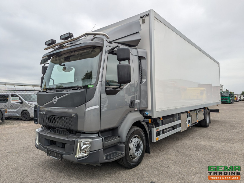 Volvo FL 250 4x2 Dagcab Euro6 - Camper/Kantoor - NIEUW - Toilet - Airco's - Verwarming - Kamion: slika 1 Volvo FL 250 4x2 Dagcab Euro6 - Camper/Kantoor - NIEUW - Toilet - Airco's - Verwarming - Kamion: slika 1