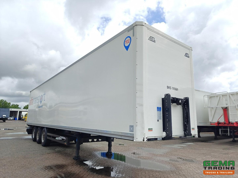 Kögel S24-1 3-Assen SAF - Schijfremmen - Gesloten Opbouw - Poluprikolica sa zatvorenim sandukom: slika 5 Kögel S24-1 3-Assen SAF - Schijfremmen - Gesloten Opbouw - Poluprikolica sa zatvorenim sandukom: slika 5