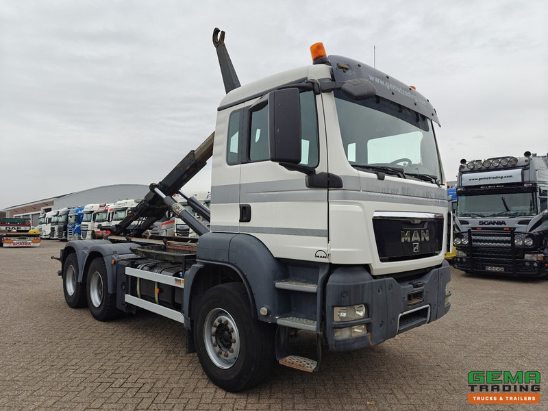 MAN TGS-TGX 26.440 6x4 Dagcabine Euro5 - AJK 20T HaakarmSysteem - Volledig Bladgeveerd - Naafreductie - Handgeschakeld - Kamion sa hidrauličnom kukom: slika 4 MAN TGS-TGX 26.440 6x4 Dagcabine Euro5 - AJK 20T HaakarmSysteem - Volledig Bladgeveerd - Naafreductie - Handgeschakeld - Kamion sa hidrauličnom kukom: slika 4
