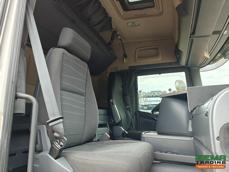 Lizing Scania G320 6x2/4 Highline Euro5 - Schuifzeilenbak 8.6m + Laadklep 2000KG - Omvormer 220V - 04/2026 APK Scania G320 6x2/4 Highline Euro5 - Schuifzeilenbak 8.6m + Laadklep 2000KG - Omvormer 220V - 04/2026 APK: slika 17