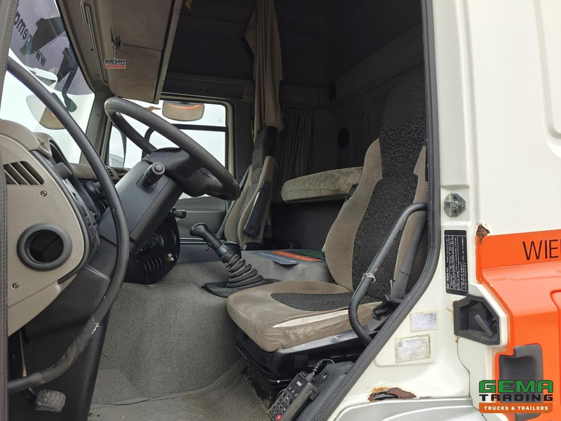 DAF CF75.250 4x2 SpaceCab Euro5 - Handgeschakeld - Airco - Tegljač: slika 5 DAF CF75.250 4x2 SpaceCab Euro5 - Handgeschakeld - Airco - Tegljač: slika 5