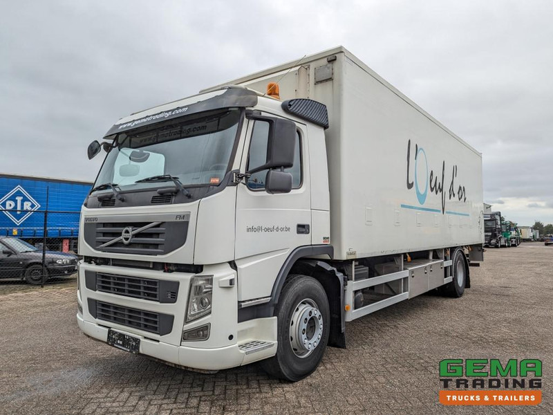 Volvo FM330 4x2 Daycab Euro5 KuikenBak 8.2m + Webasto Heater + Dhollandia 2000KG - Kamion za prevoz stoke: slika 1 Volvo FM330 4x2 Daycab Euro5 KuikenBak 8.2m + Webasto Heater + Dhollandia 2000KG - Kamion za prevoz stoke: slika 1