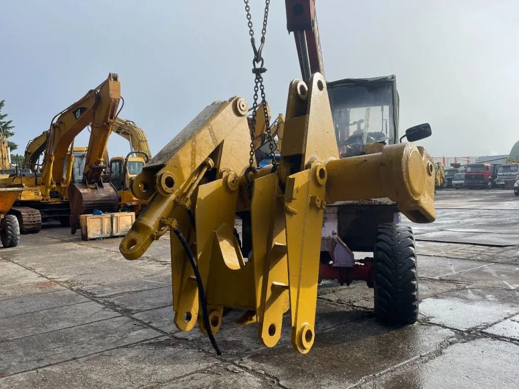 CAT Caterpillar Ripper compatible with D7R and D7H R CAT Ripper compatible with D7R and D7H Ripper compat - Zabijač za Građevinska mašina: slika 4 CAT Caterpillar Ripper compatible with D7R and D7H R CAT Ripper compatible with D7R and D7H Ripper compat - Zabijač za Građevinska mašina: slika 4