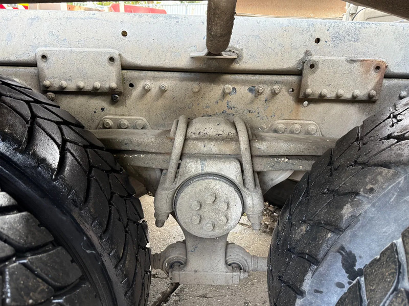 MAN TGA 35.360 8X4 SCHWING Beton Mixer Spring/Spring ZF Manual Gearbox - Mikser za beton: slika 5 MAN TGA 35.360 8X4 SCHWING Beton Mixer Spring/Spring ZF Manual Gearbox - Mikser za beton: slika 5