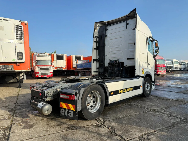 Volvo FH 13.460 4X2 Tractor-unit Spring/Air Retarder PROD2017 HB - Tegljač: slika 4 Volvo FH 13.460 4X2 Tractor-unit Spring/Air Retarder PROD2017 HB - Tegljač: slika 4