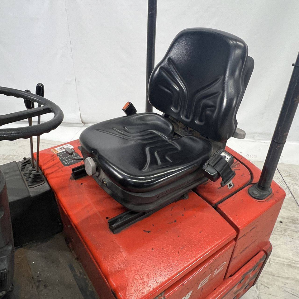 Linde E12 (324) - Električni viljuškar: slika 4 Linde E12 (324) - Električni viljuškar: slika 4