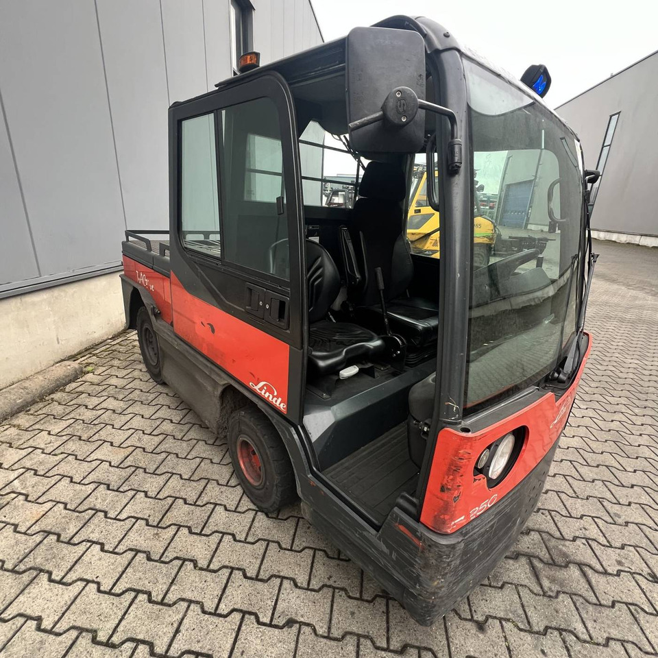 Linde P250 SWB (127) - Vučno vozilo: slika 2 Linde P250 SWB (127) - Vučno vozilo: slika 2