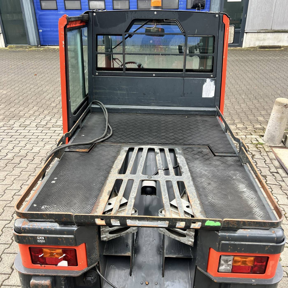 Linde P250 SWB (127) - Vučno vozilo: slika 2 Linde P250 SWB (127) - Vučno vozilo: slika 2