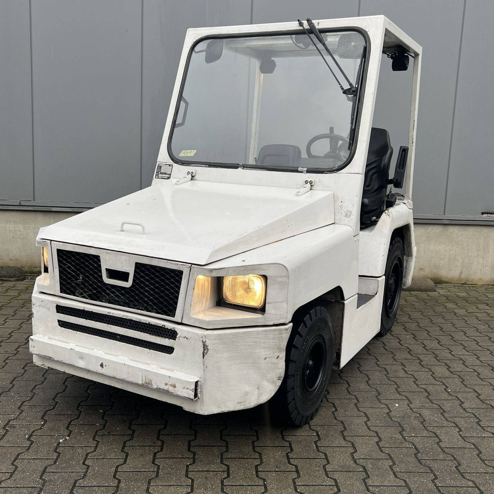 Nissan FV02A25U - Vučno vozilo: slika 1 Nissan FV02A25U - Vučno vozilo: slika 1