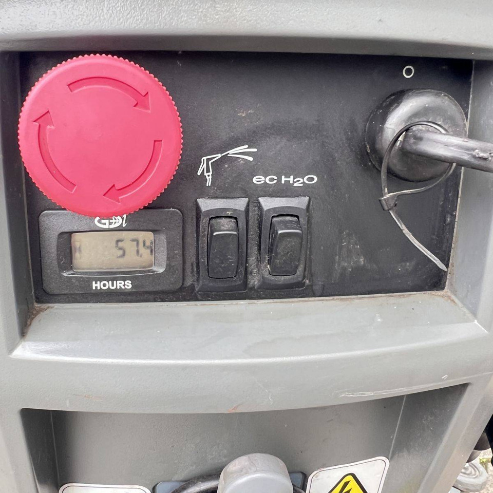 Tennant T500 - Mašina za pranje podova: slika 5 Tennant T500 - Mašina za pranje podova: slika 5