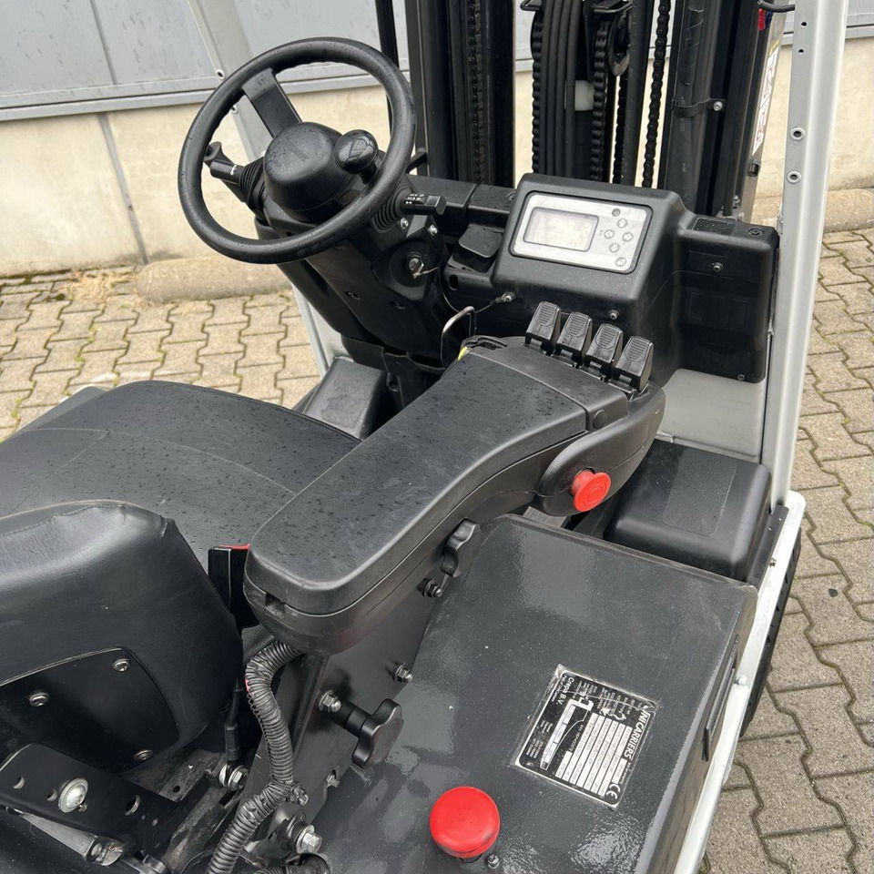 Unicarriers ET16 (AG1N12L16Q) - Električni viljuškar: slika 4 Unicarriers ET16 (AG1N12L16Q) - Električni viljuškar: slika 4